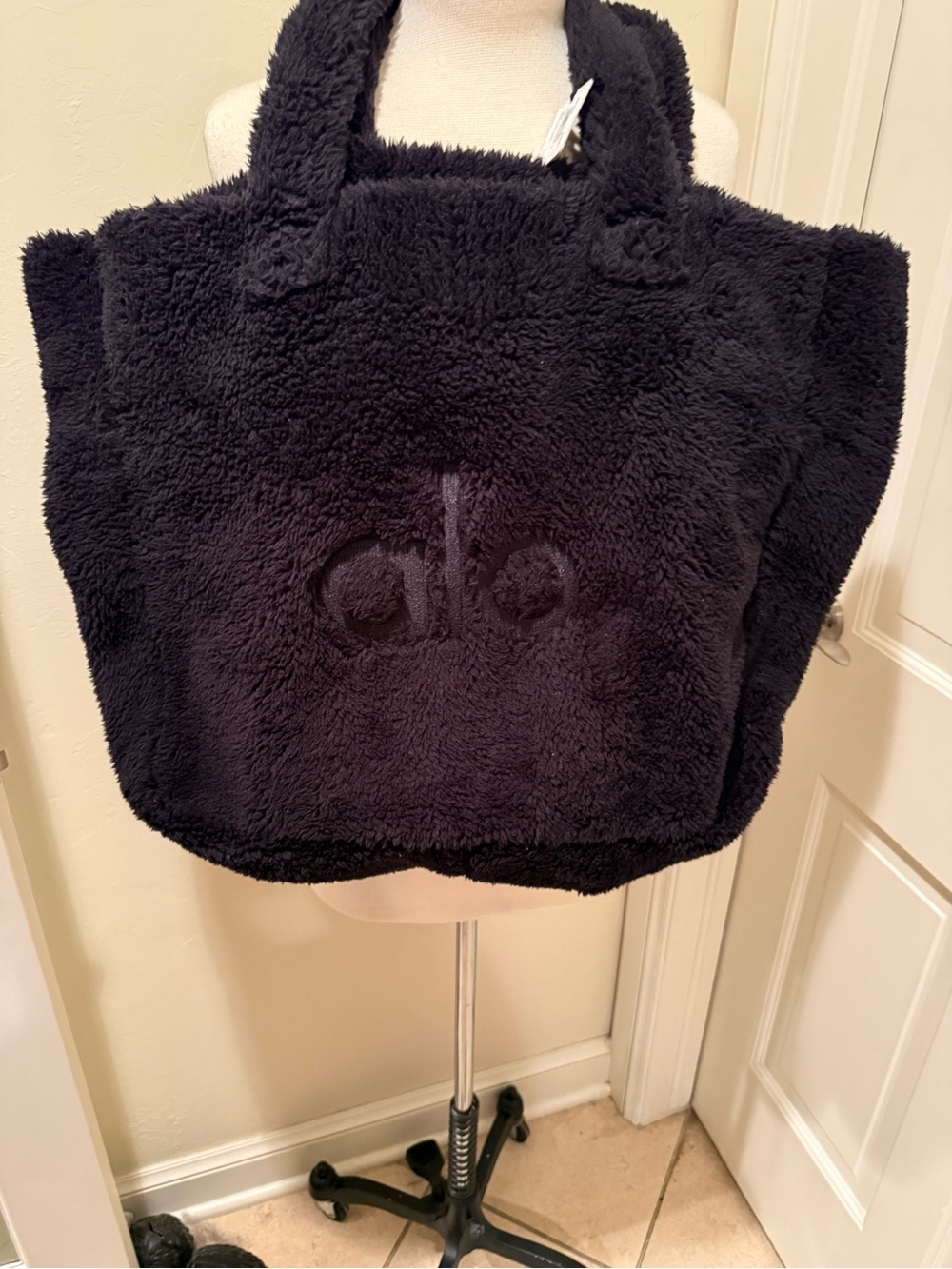 NWT ALO Black Large Foxy Sherpa Tote Bag